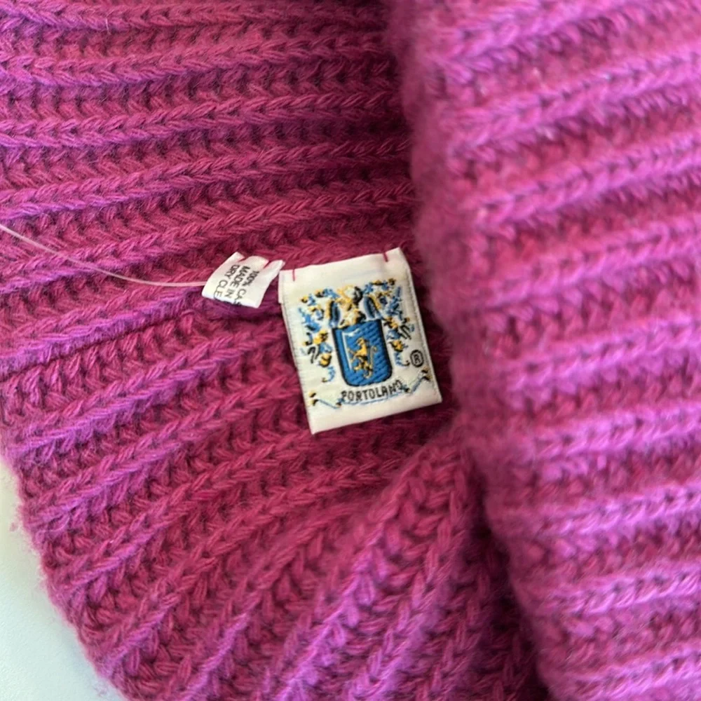 New PORTOLANO 100% Cashmere Hat. Purple.